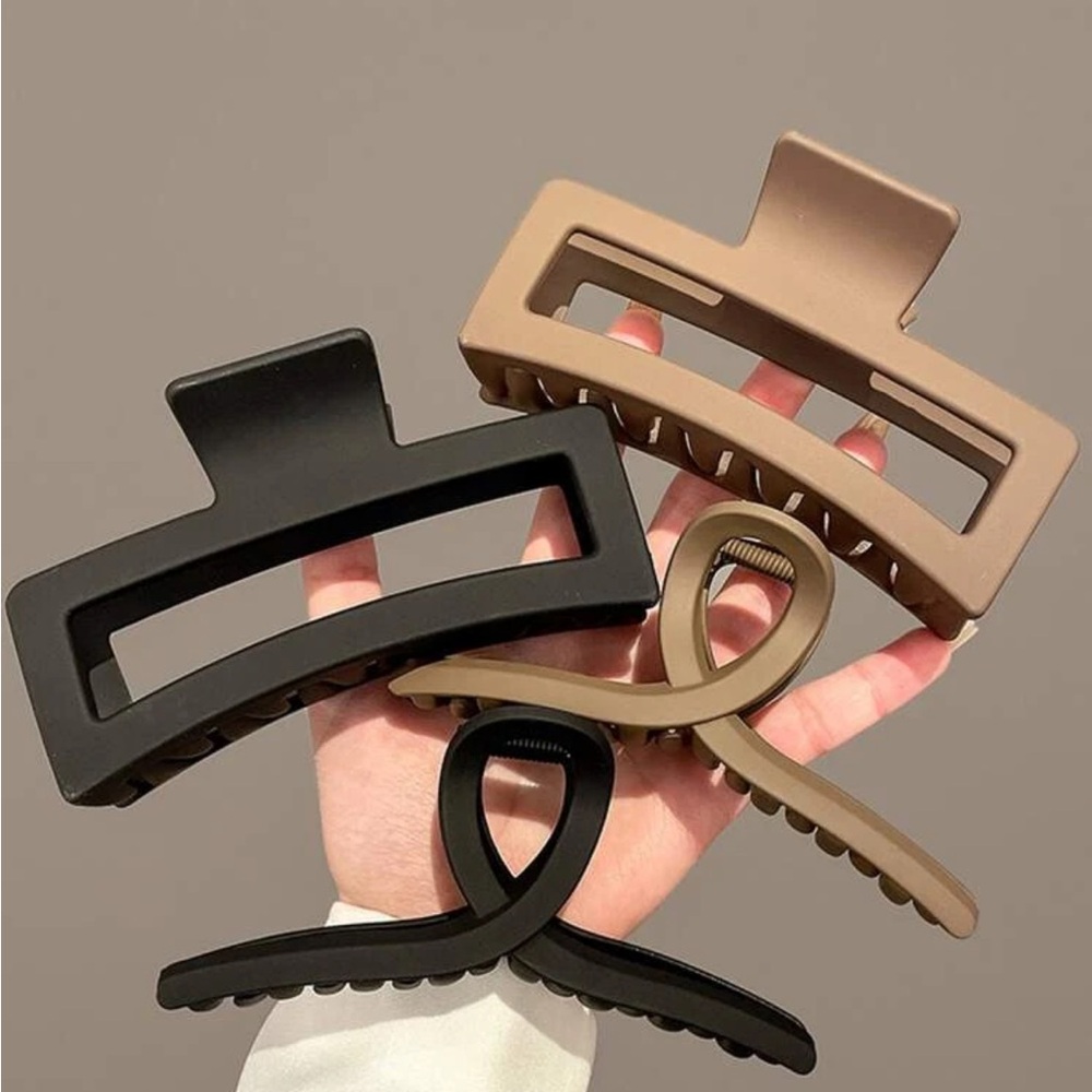 Set of 4 Matte Black Beige Women’s Hair Claw Clip